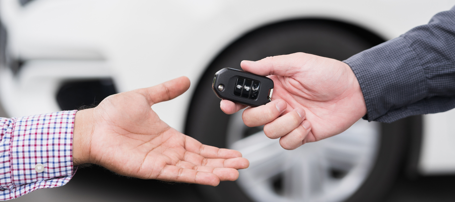Renting vs buying a car: advice for international healthcare professionals in the United States